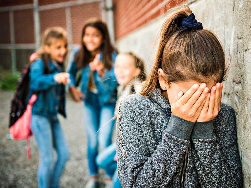 El acoso se mete en la piel: efectos del acoso en la salud de los niños y los adolescentes